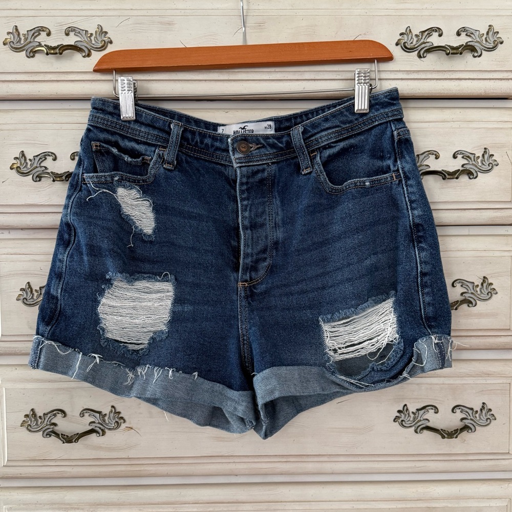 Hollister Curvy High Rise Mom Denim Shorts
